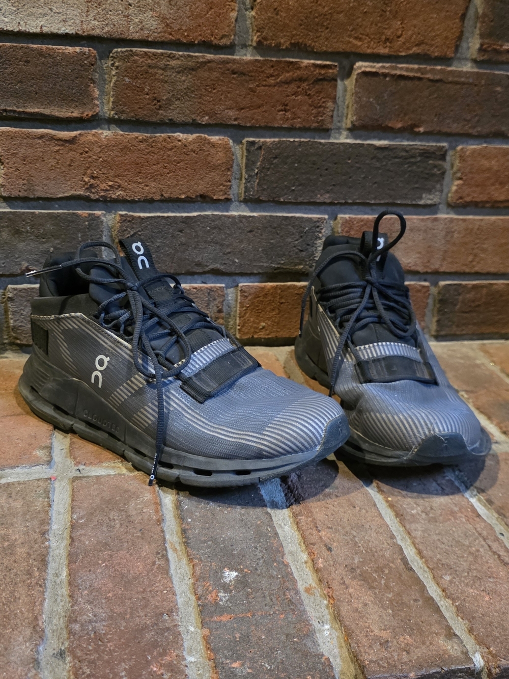 ON RUNNING WOMENS Cloudnova Void size 9.5 womans